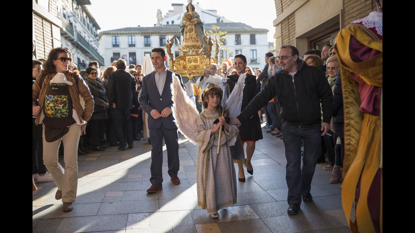 2016_procesion_a_la_catedral_y_comunion04