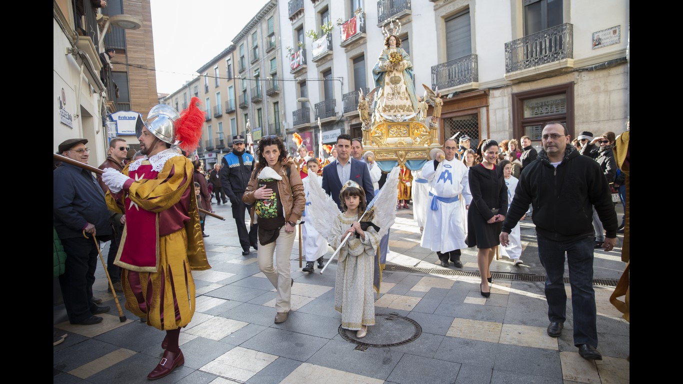 2016_procesion_a_la_catedral_y_comunion05